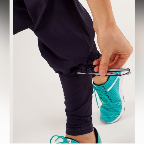 Lululemon Run: Dog Runner Pant Rulu Stretch Glyde W5721S Black Swan Size 4 - Picture 4 of 16